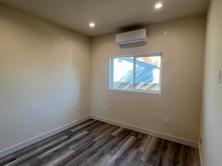 11616 Hamlin St #11620 — Photo 16