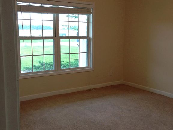 5th image of 219 Sawgrass Trl