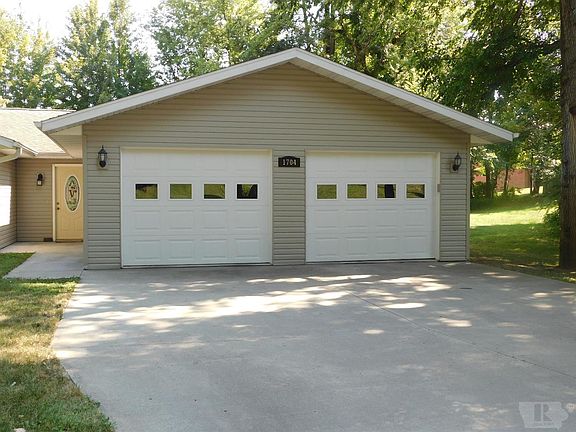 3rd image of 1704 B Ave E