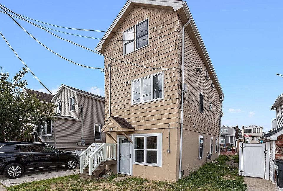 1st image of 254 Arthur St