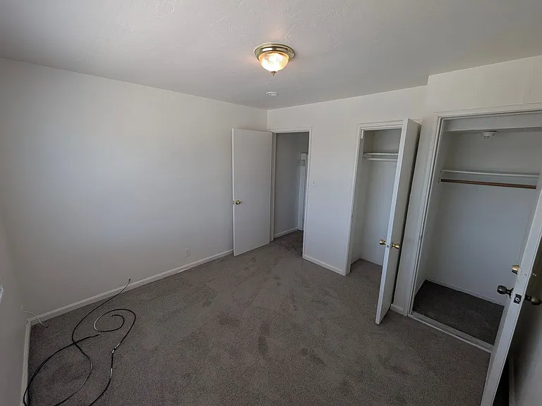 2-Bedroom Walkup Near Highland Hospital — Photo 10