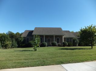 1009 Hummingbird Ln, Spring Hill, TN 37174