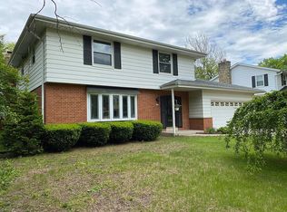 2712 N 117th Pl, Wauwatosa, WI 53222