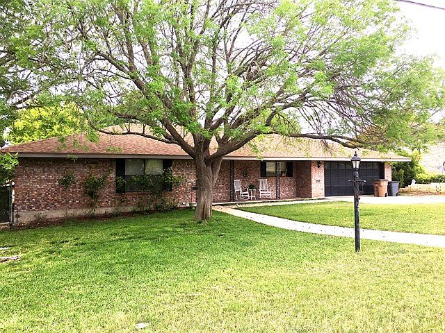 1st image of 207 Skyview Dr