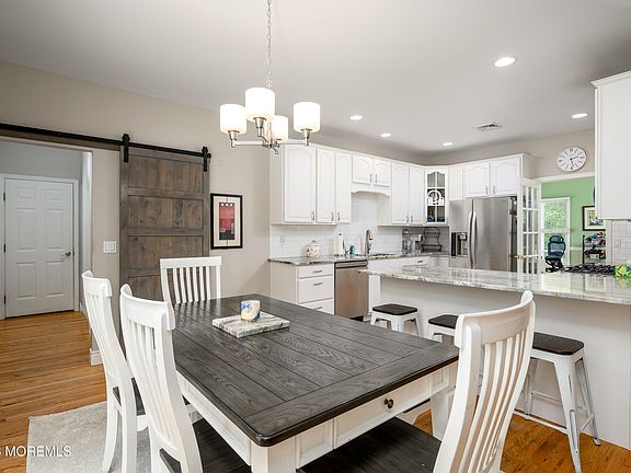 3rd image of 27 Olivia Way