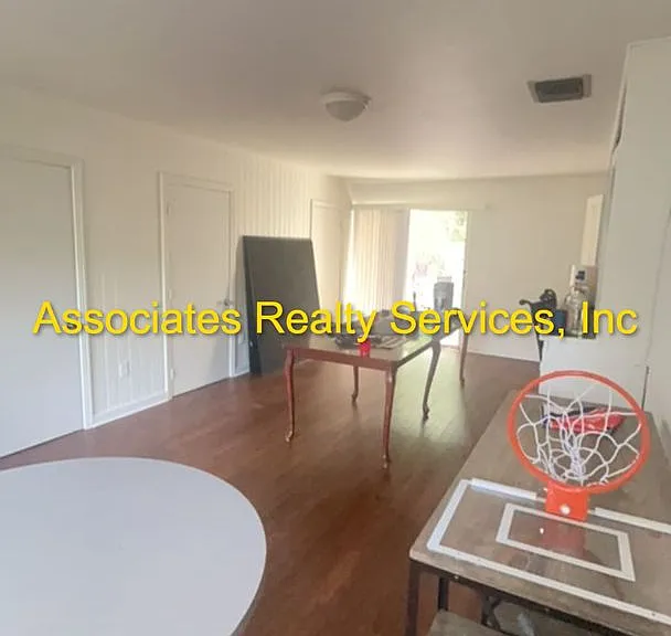 2631 NW 1st Ave — Photo 11