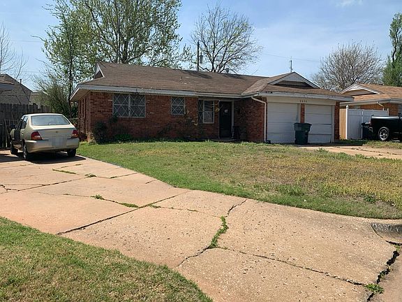 3rd image of 3028 SE 22nd Cir