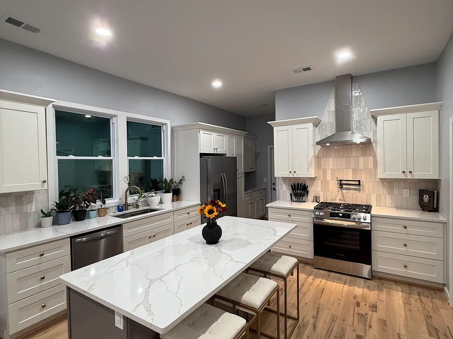 3 bed, 2.5 bath, 1200 sqft, $1,850 — Photo 3