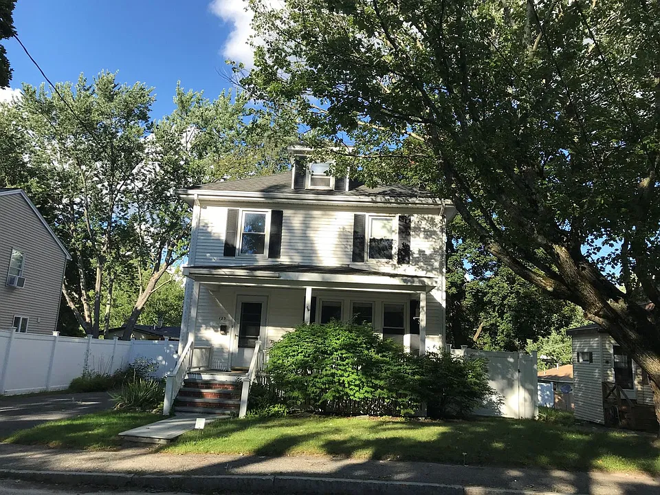 123 North St