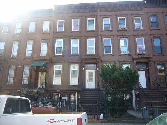 4th image of 468 Willoughby Ave