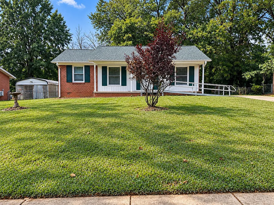 1725 Cedrow Dr