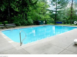 2779 Jumpers Dr, Akron, OH 44333