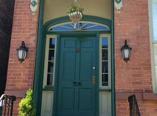303 3rd St, Troy, NY 12180