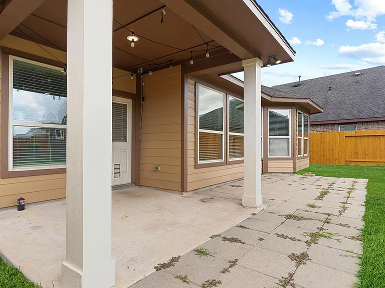 19415 Bronte Springs Ct — Photo 40