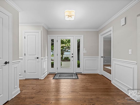 5th image of 1073 Whirlaway Ave