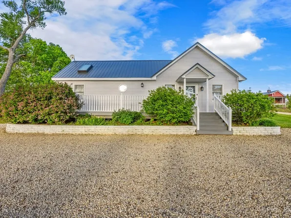 2S919 Dauberman Rd, Elburn, IL 60119