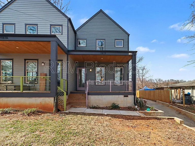 1081 Hill St SE #B — Photo 34