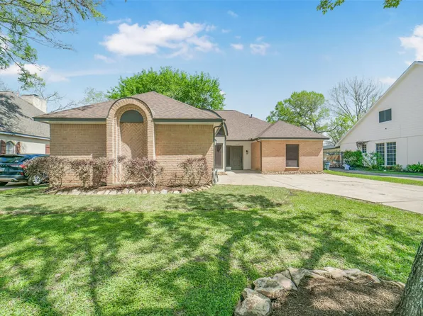 2126 Windmill Dr, Richmond, TX 77406