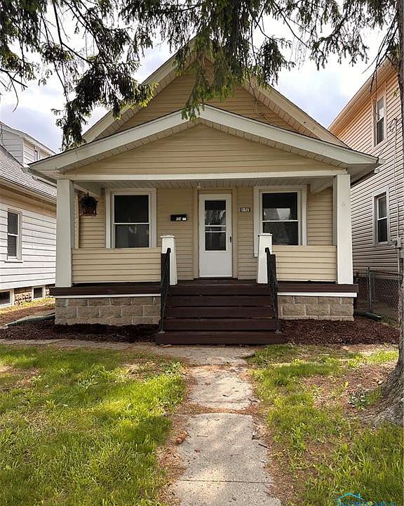 1st image of 132 Bacon St