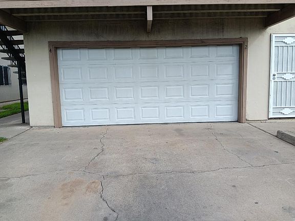 2nd image of 502 Caribrook Way #2