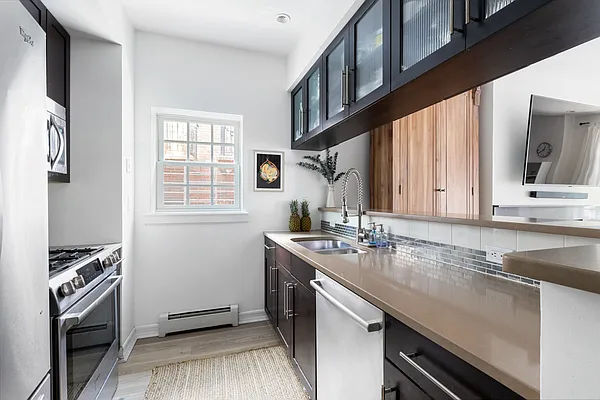 Sold by Compass | media 5