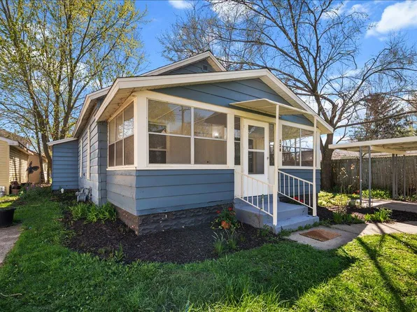 130 Melbourne St NE, Grand Rapids, MI 49505