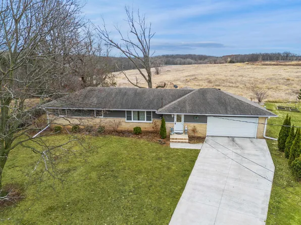 525 E 20th St, Kaukauna, WI 54130