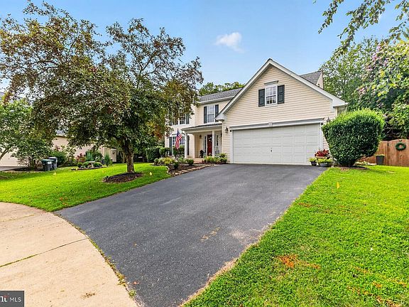 2nd image of 7 Red Cedar Cir