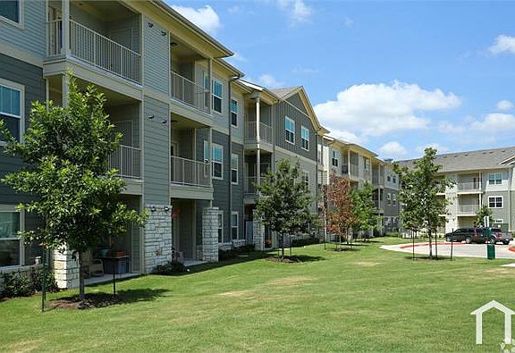 3rd image of 7000 E Ben White Blvd