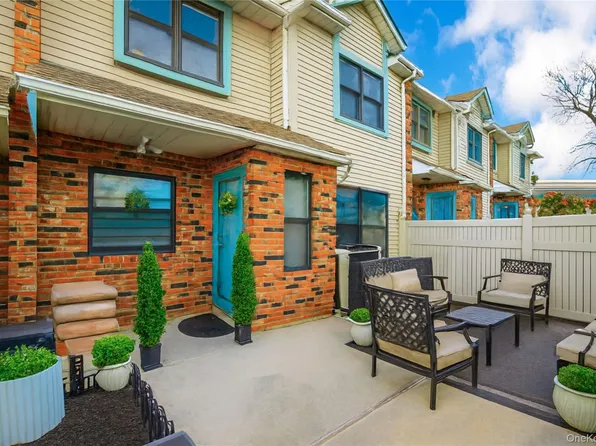 68 Gina Court, Staten Island, NY 10314
