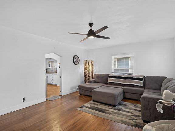 3rd image of 2626 Maple St