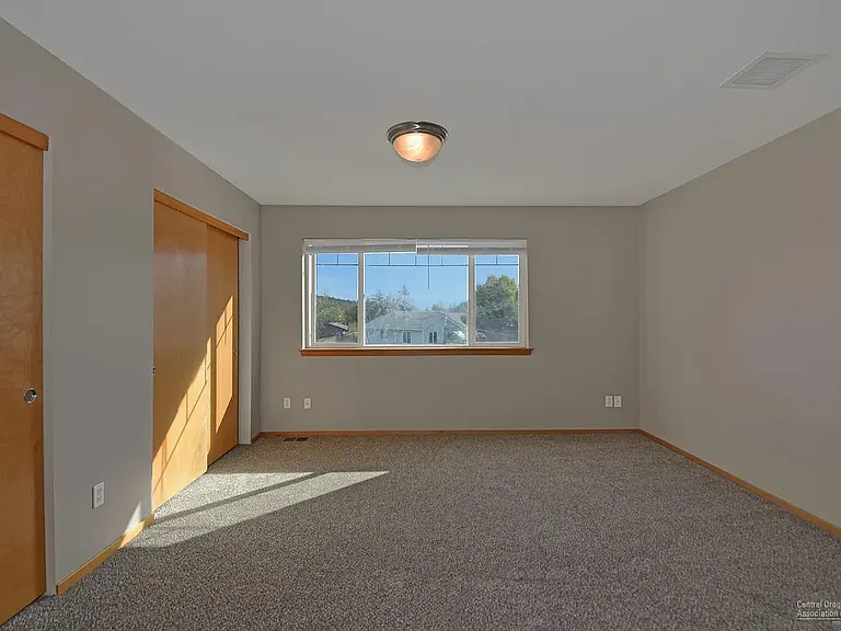145 N Tamarack St — Photo 15