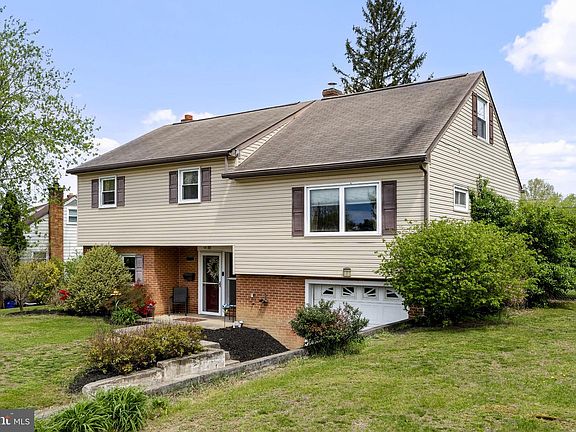 2nd image of 507 Clermont Dr