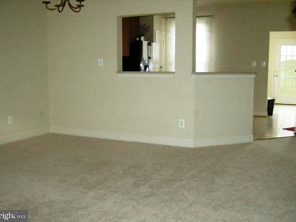 4th image of 626 Berwick Ct