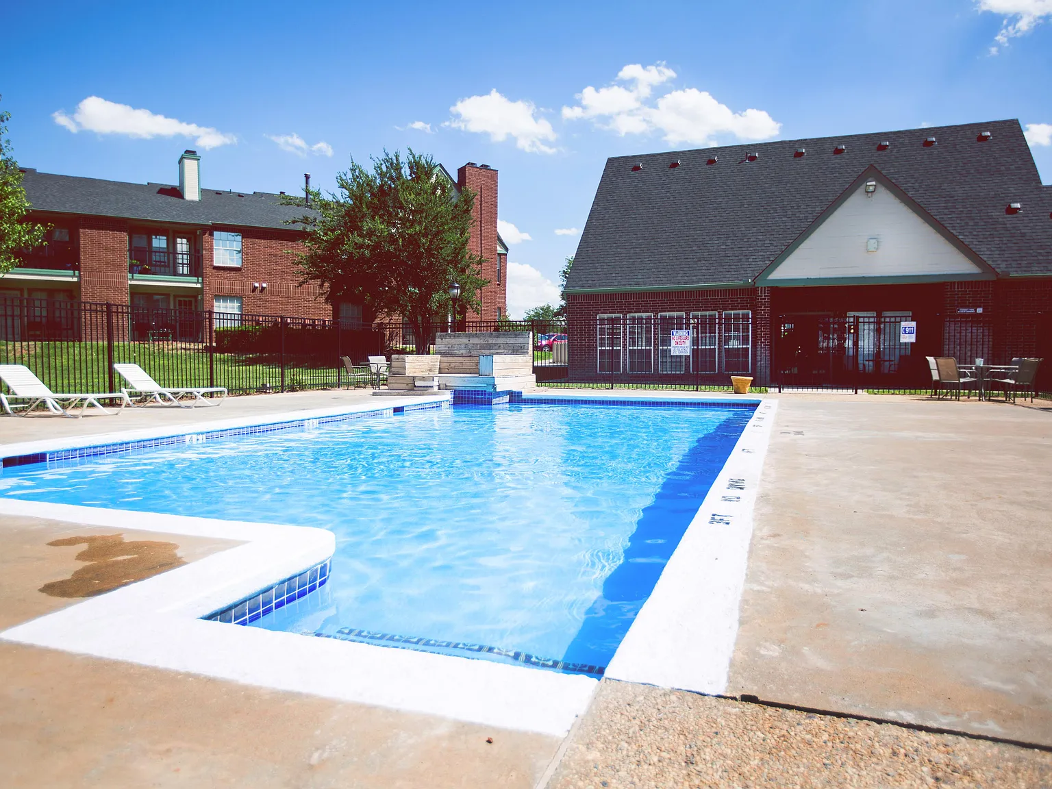 Quail Creek Apartments & Duplexes — Photo 2