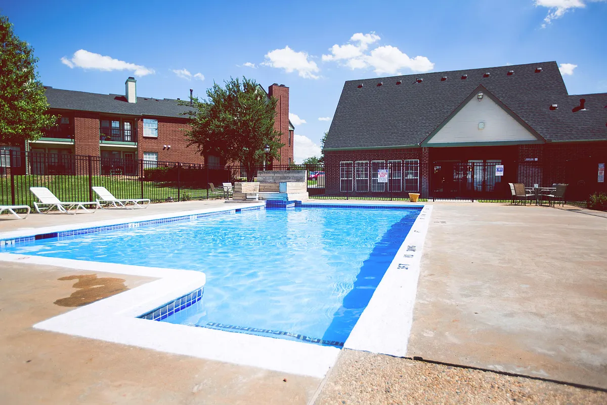 Building Photo - Quail Creek Apartments & Duplexes