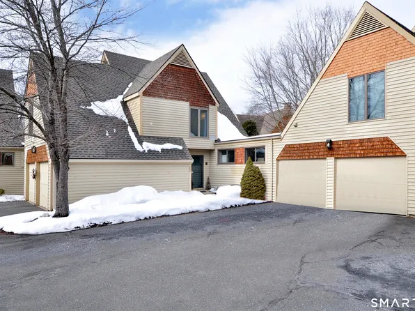 5 Arrowwood Court #5, Granby, CT 06035