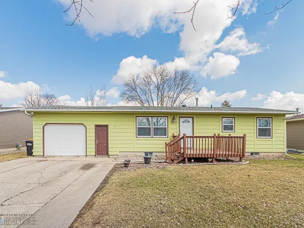 1213 2nd St W, West Fargo, ND 58078