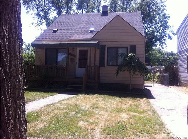 1st image of 16003 Leona Dr