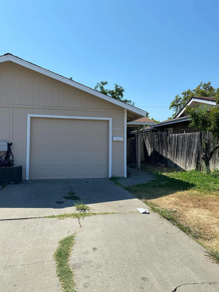 5920 Clover Manor Way photo 1