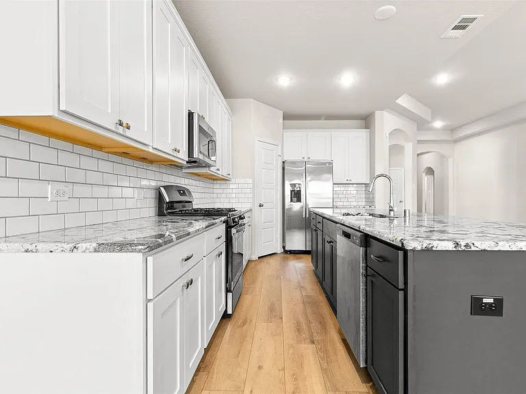 25008 Calais New Ct — Photo 12