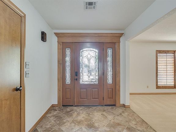 5th image of 12512 Arrowhead Dr