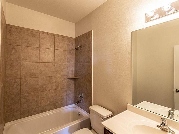 5th image of 208 Elm Patch Dr