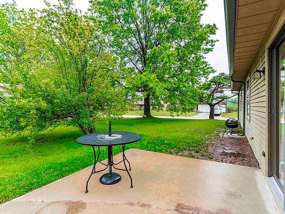 5th image of 2804 Old Willow Pl