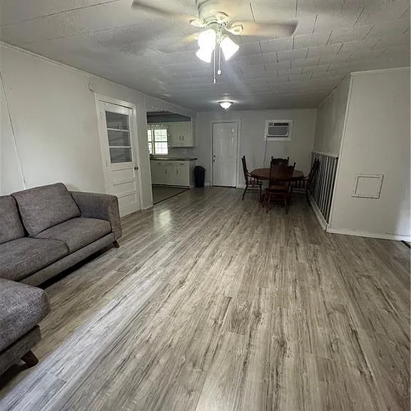 19300 Margaret St — Photo 3