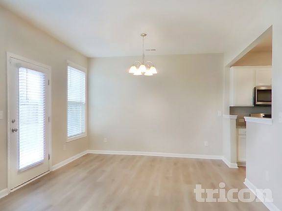 3rd image of 3380 Baylor Cir