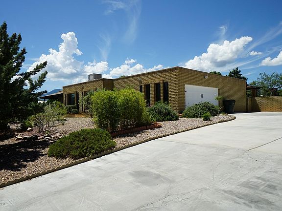2nd image of 1557 Crestwood Dr