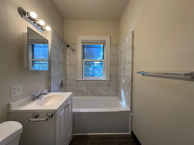 113 S Monroe Ave — Photo 12
