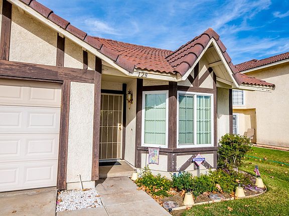 4th image of 128 Plymouth Way