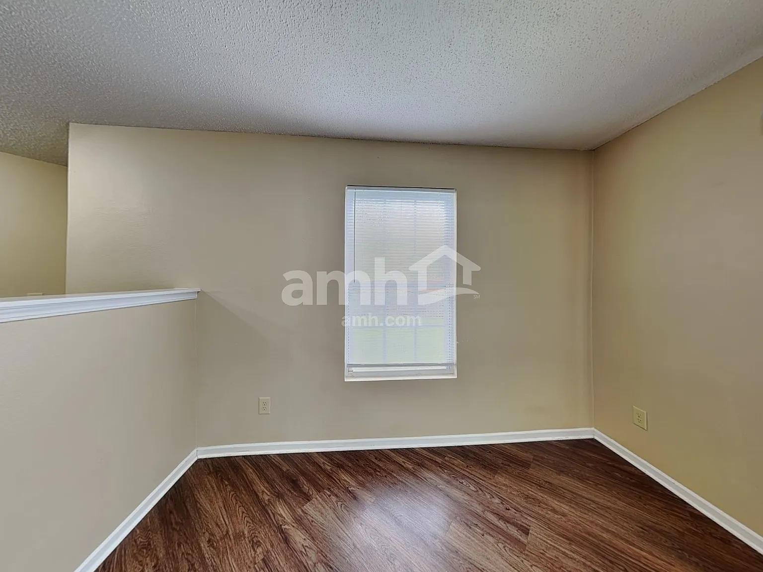 3 bed, 2.5 bath, 2880 sqft, $2,295 — Photo 4